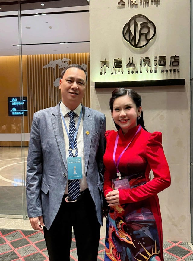 Tränare Binh Tinh och hans elever skapade ett mirakel för Thầy trò Bình Tinh tạo kỳ tích cho 'Nhật thực' với 4 huy chương vàng quốc tế- Ảnh 1.