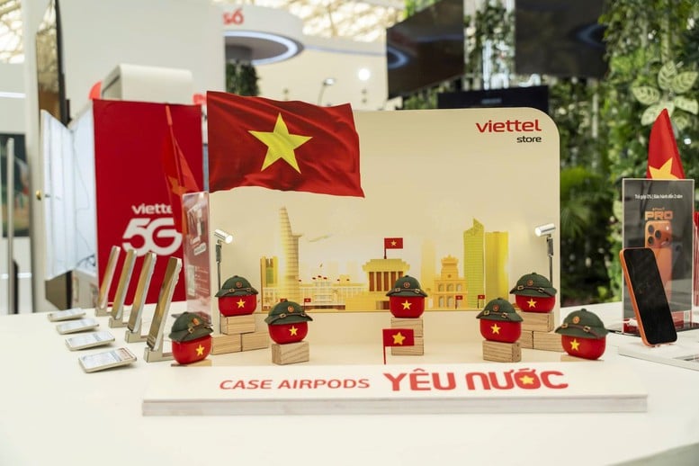 Stan Viettel di Pameran Musim Gugur menarik pengunjung - Foto 2. Gian hàng Viettel tại Hội chợ Mùa Thu thu hút khách tham quan- Ảnh 2.