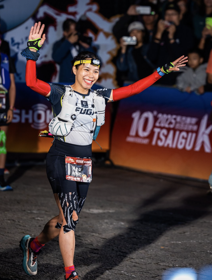 Hà Thị Hậu vô địch đường chạy trail 105 km tại Trung Quốc - Ảnh 3.