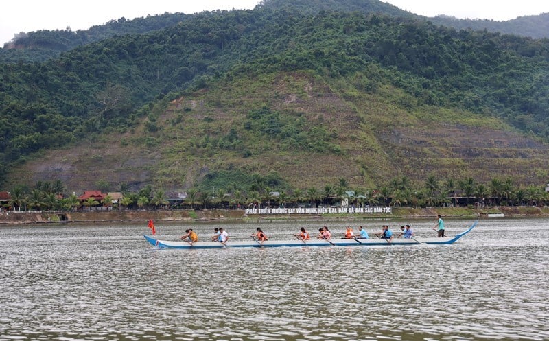 תחרויות ספורט המוניות מרגשות בין קבוצות אתניות במונג ליי - תמונה 4