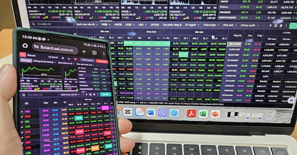 Lo chứng khoán giảm tiếp, nhà đầu tư lại khóc ròng