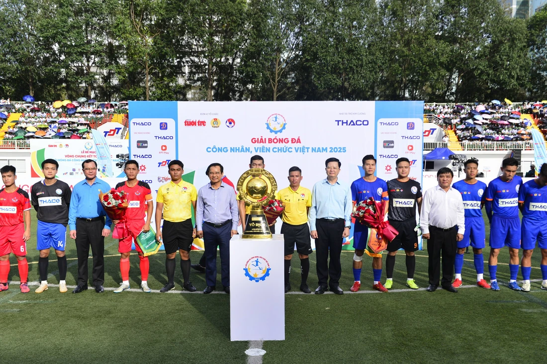 bóng đá công nhân - Ảnh 12.