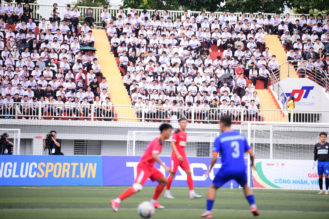 bóng đá công nhân - Ảnh 5.