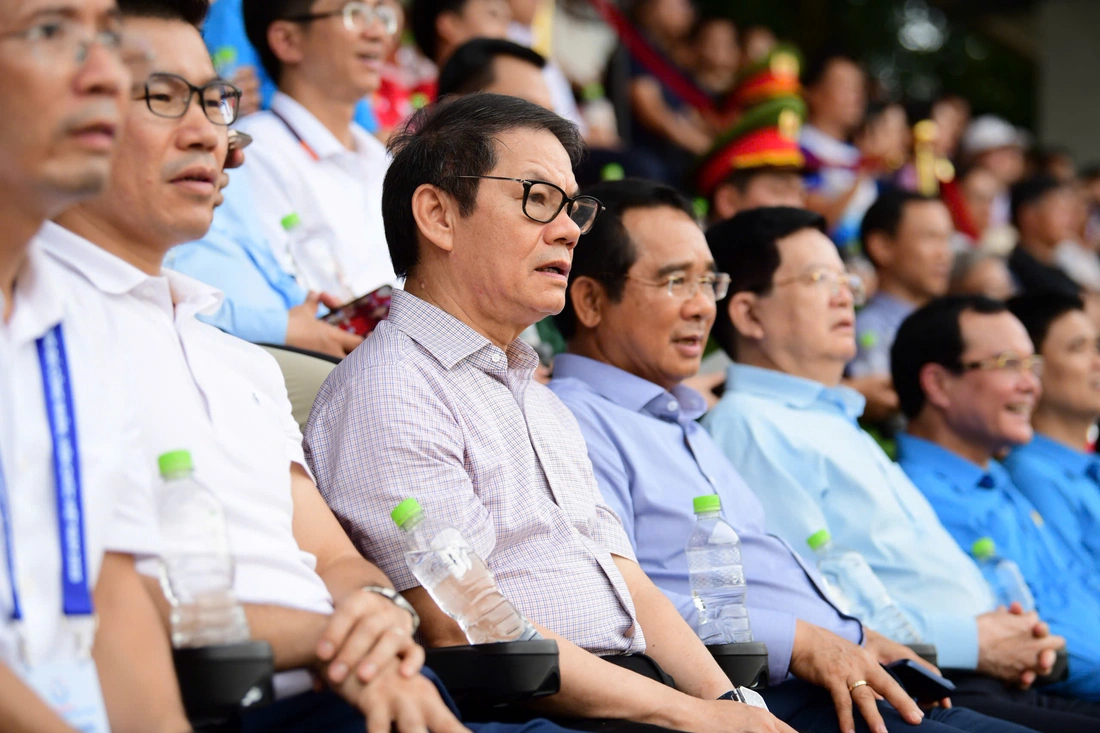 bóng đá công nhân - Ảnh 6.