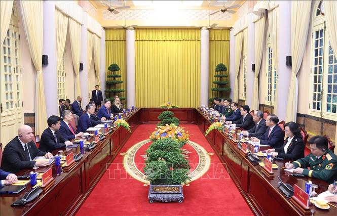 ছবির ক্যাপশন