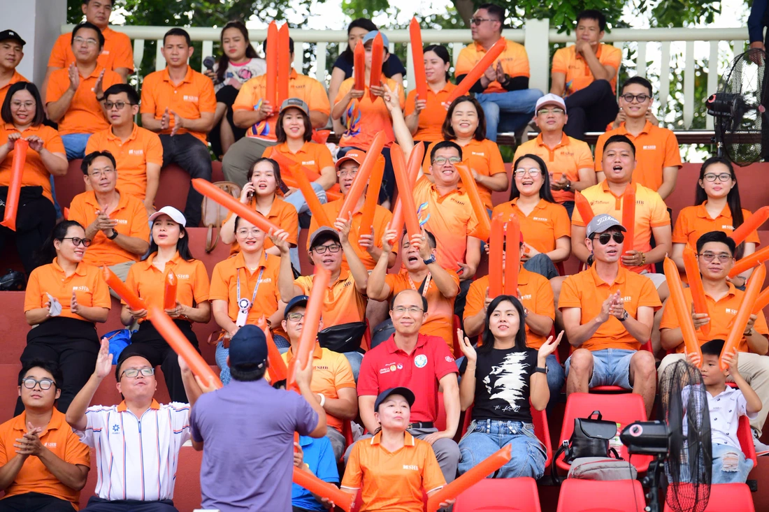 bóng đá công nhân - Ảnh 2.