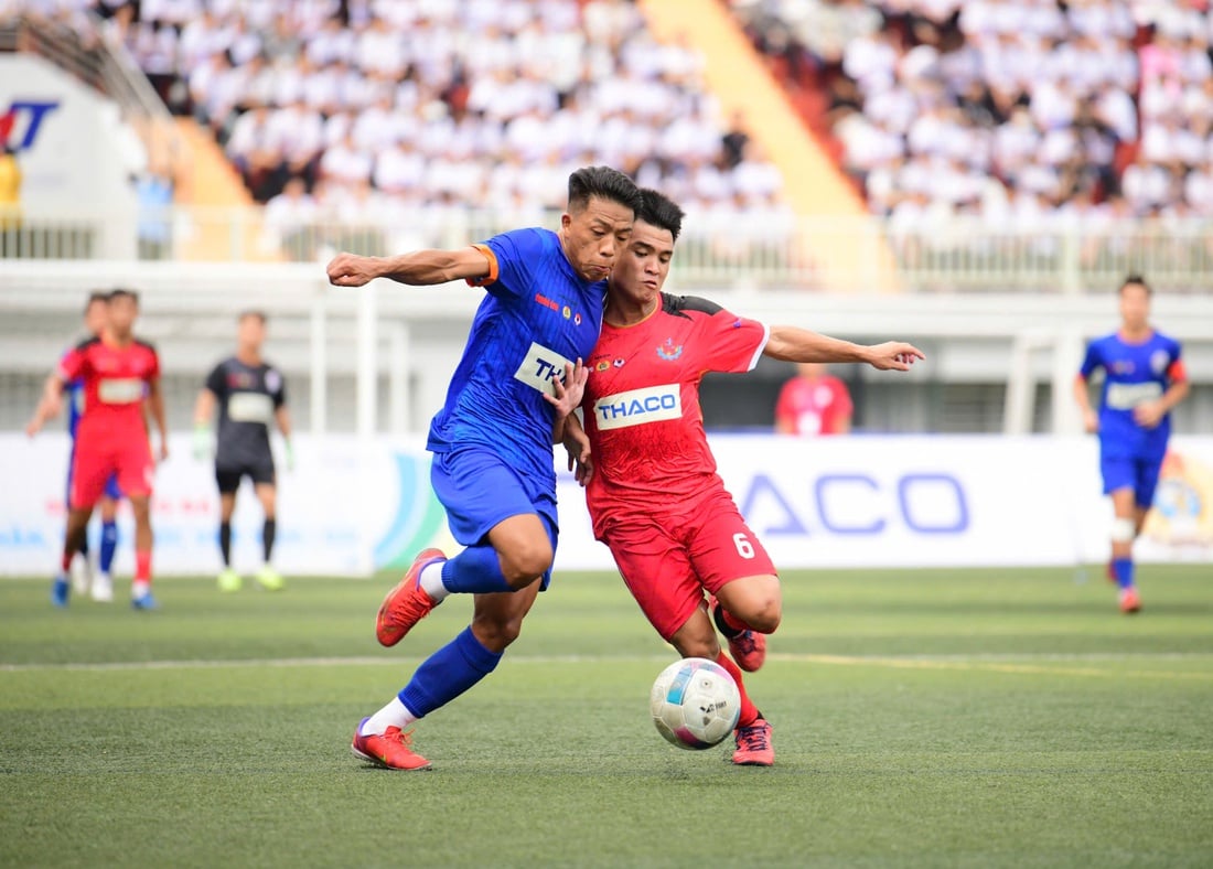 bóng đá công nhân - Ảnh 2.