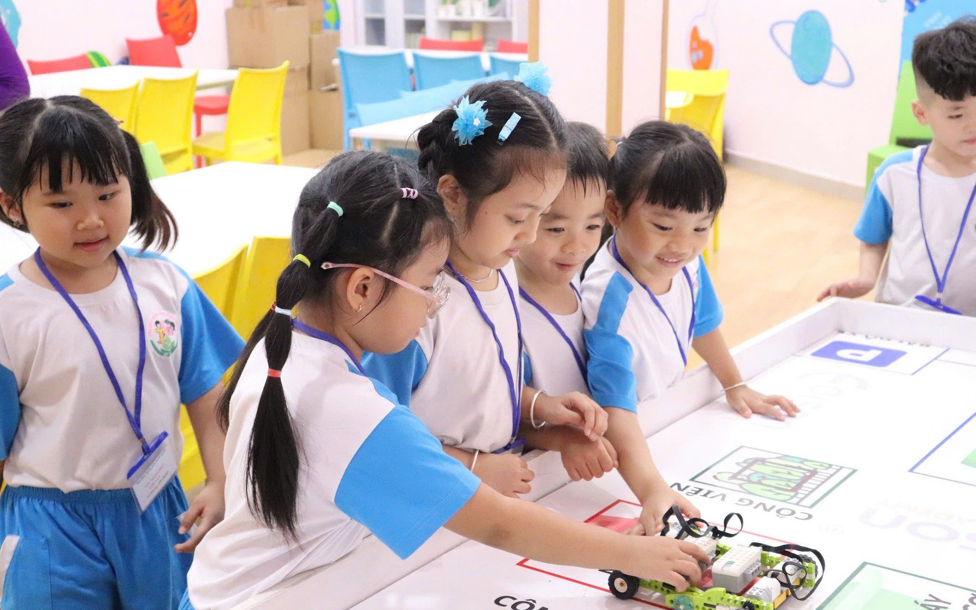 Vì sao TP HCM tiếp tục thí điểm bộ tiêu chí đánh giá trường tiên tiến, chất lượng cao? - Ảnh 2.