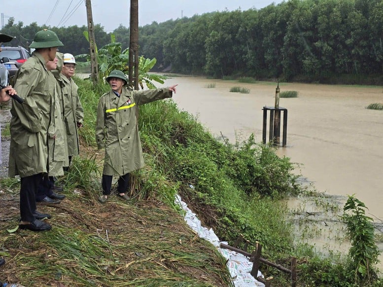 Quảng Ngãi: Khẩn trương xử lý sự cố, bảo đảm an toàn cho người dân- Ảnh 1.