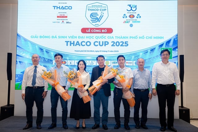 12 fotbollslag tävlar i THACO CUP 2025: En stor lekplats för studenter i Ho Chi Minh-staden - Foto 4. 12 đội bóng tranh tài tại THACO CUP 2025: Sân chơi lớn của sinh viên TP.HCM- Ảnh 4.