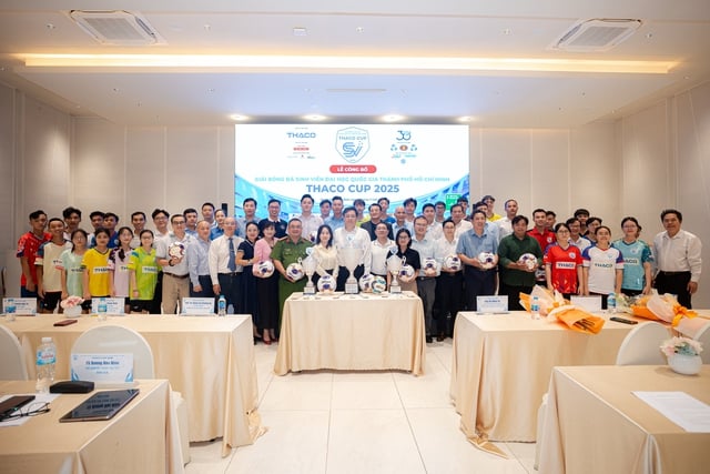 12 fotbollslag tävlar i THACO CUP 2025: En stor lekplats för studenter i Ho Chi Minh-staden - Foto 5. 12 đội bóng tranh tài tại THACO CUP 2025: Sân chơi lớn của sinh viên TP.HCM- Ảnh 5.