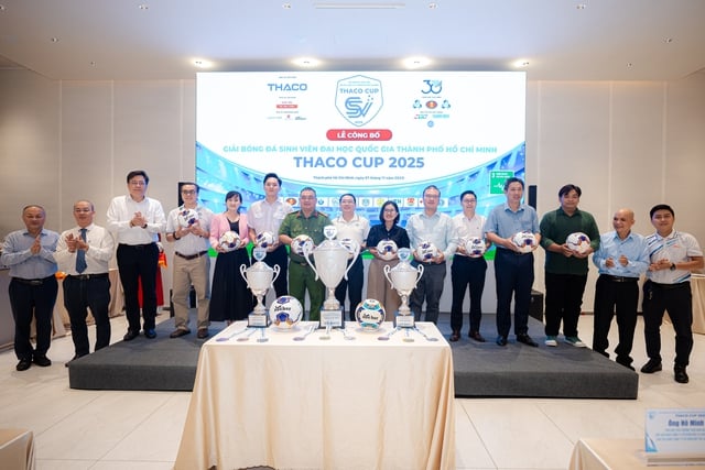 12 fotbollslag tävlar i THACO CUP 2025: En stor lekplats för studenter i Ho Chi Minh-staden - Foto 6. 12 đội bóng tranh tài tại THACO CUP 2025: Sân chơi lớn của sinh viên TP.HCM- Ảnh 6.