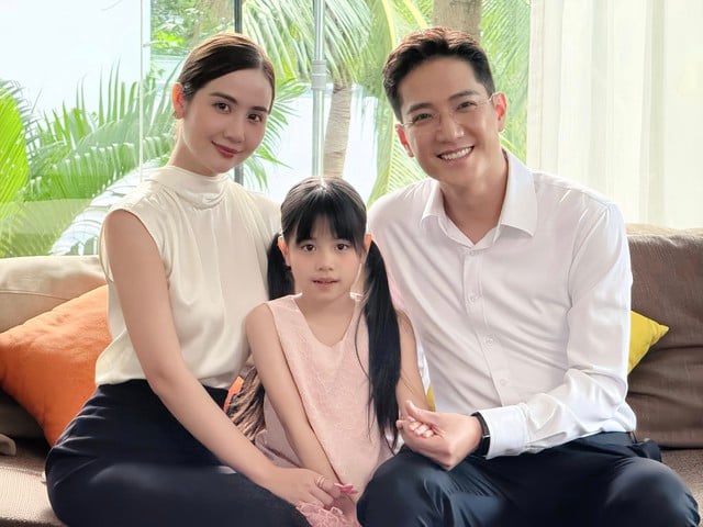 Vợ Chí Nhân trong 'Cách em 1 milimet' đời thực có nhan sắc 'hack tuổi' ra sao? - Ảnh 2.