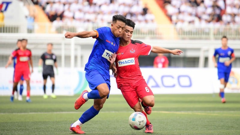 토너먼트 마지막 경기는 흥미진진했고, 관중들에게 멋진 경기를 선사했습니다. (사진: 꽝딘)