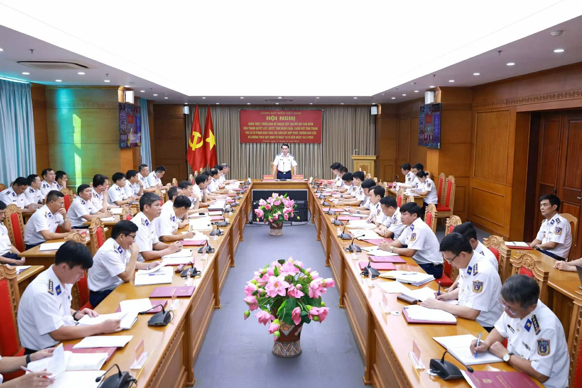 Få fart på og forhindre resolutt og få slutt på fiskefartøy som bryter UUU-fiske Cảnh sát biển Việt Nam tăng cường ngăn chặn vi phạm khai thác IUU