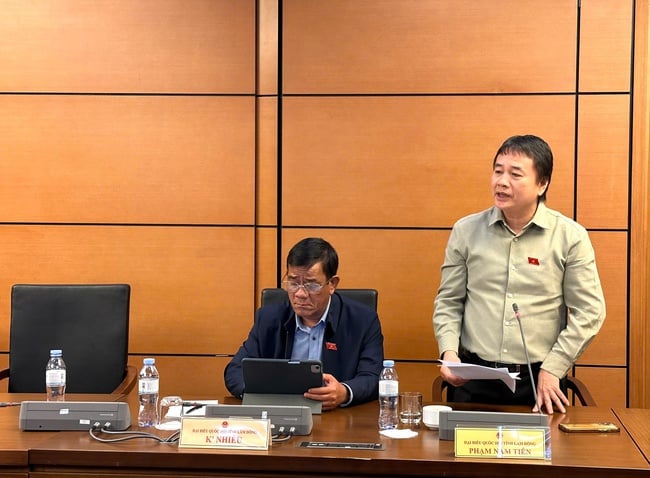 Presslagen (ändrad): Att hålla jämna steg med den moderna medieutvecklingen och skapa förutsättningar för pressen att utvecklas i linje med digitaliseringstrenden - Foto 1. Luật báo chí (sửa đổi): Bắt kịp sự vận động của truyền thông hiện đại, tạo điều kiện để báo chí phát triển phù hợp xu thế số hóa  - Ảnh 1.