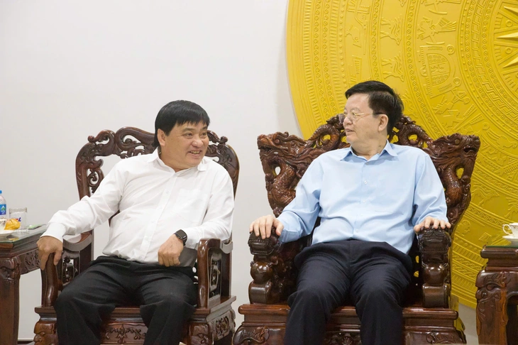 Phó thủ tướng Mai Văn Chính thăm Trường đại học Tôn Đức Thắng, dự bế mạc giải bóng đá công nhân - Ảnh 4.