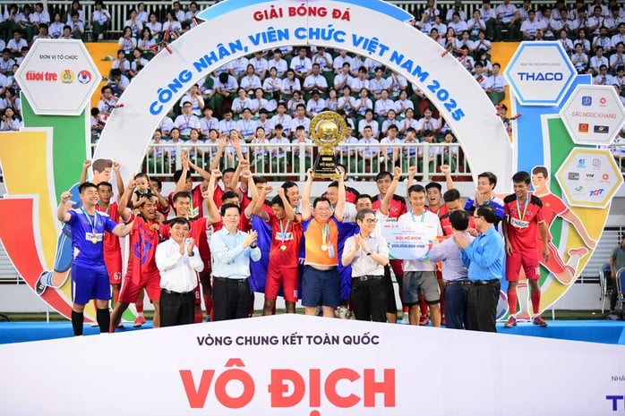 Sacombank đoạt chức vô địch Giải bóng đá công nhân, viên chức Việt Nam 2025 - Ảnh 2.