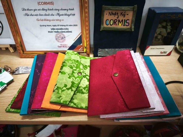 Khi vải vụn hóa thời trang xanh- Ảnh 6.