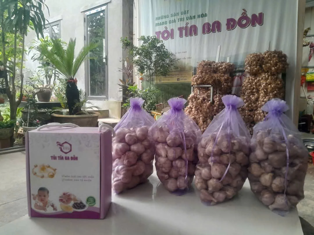 محصولات سیر بنفش Ba Don مورد استقبال مشتریان قرار گرفته است - عکس: M.N