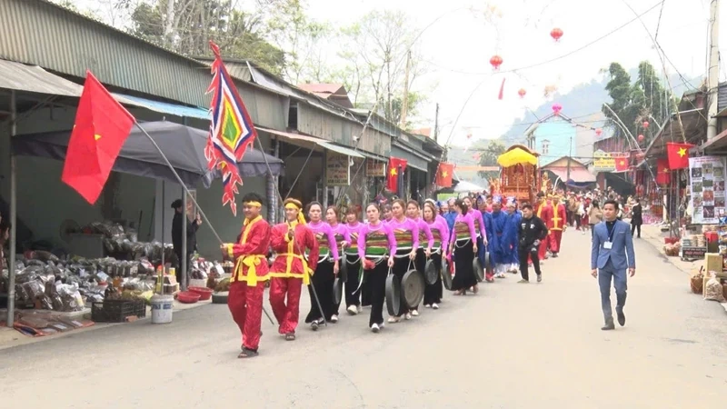 Civilizált esküvők, temetések és fesztiválok lebonyolítása hegyvidéki területeken