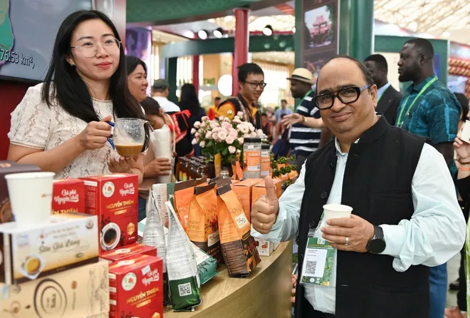 Hội chợ Mùa Thu - “Nhịp cầu thương mại” kết nối thị trường nội địa với thị trường quốc tế - Ảnh 4.