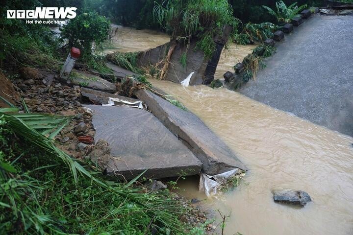 Segera setelah jembatan runtuh, para pemimpin komune Binh Minh segera mengarahkan penerapan langkah-langkah perbaikan sementara serta mencari solusi untuk memastikan lalu lintas dengan perahu dan kano untuk mengangkut makanan dan kebutuhan pokok ke 250 rumah tangga yang terisolasi.