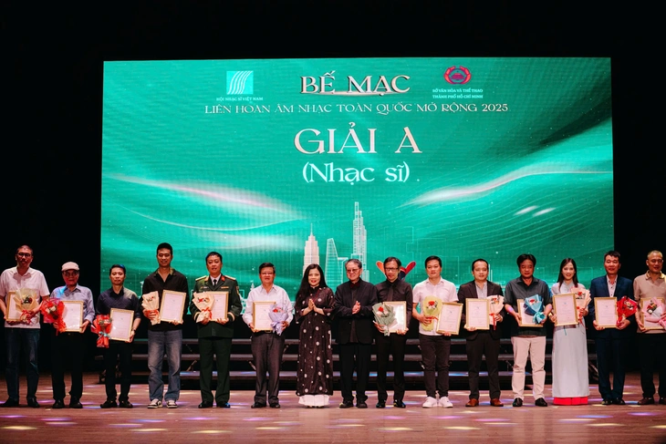 Hòa nhạc Giao hưởng hữu nghị Việt Nam - Trung Quốc nhân 75 năm thiết lập quan hệ ngoại giao - Ảnh 3.