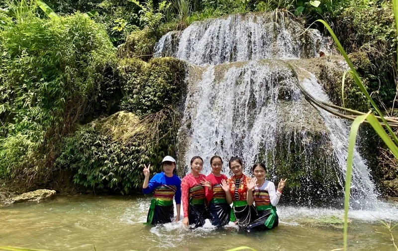 Despertando o potencial turístico da cordilheira de Thien Phu