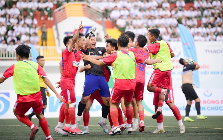 bóng đá công nhân - Ảnh 2.