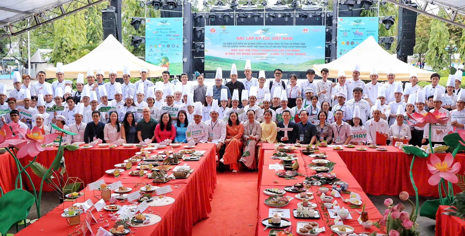 Kỷ lục Việt Nam: 200 món chay từ sen tại lễ hội ẩm thực chay ở TP.HCM - Ảnh 17.