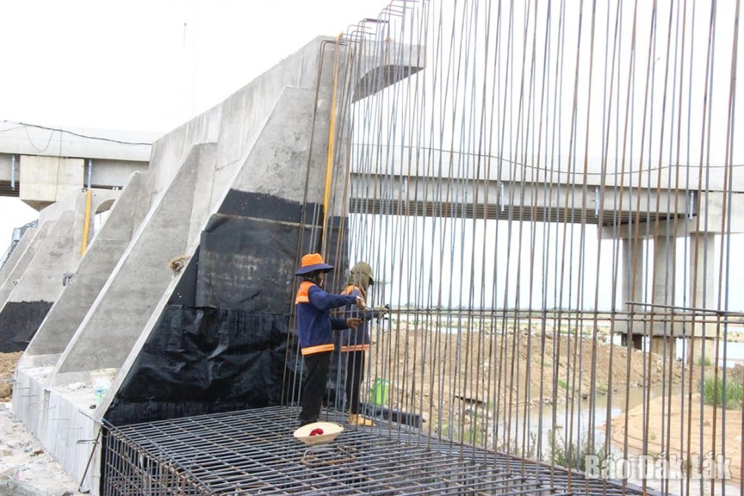 O empreiteiro reforçou proativamente os itens para garantir a segurança do projeto do aterro de Vinh Phu.