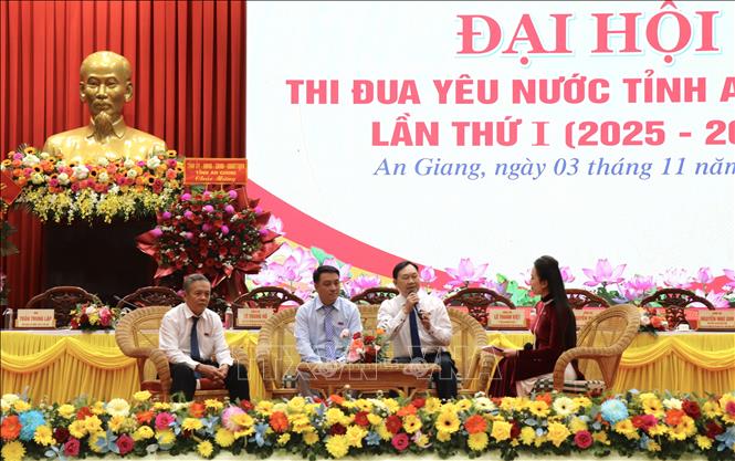 Подпись к фотографии