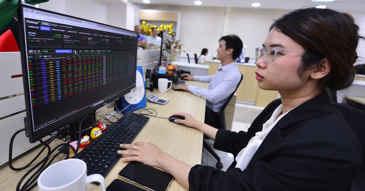 Chứng khoán tuần mới: Nhiều cổ phiếu thoát khỏi vùng quá bán, bao giờ chỉ số đảo chiều?