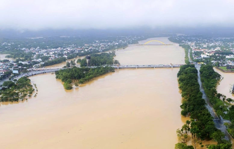 TP. Huế: Hỗ trợ cứu chữa miễn phí cho người bị thương do thiên tai- Ảnh 1.