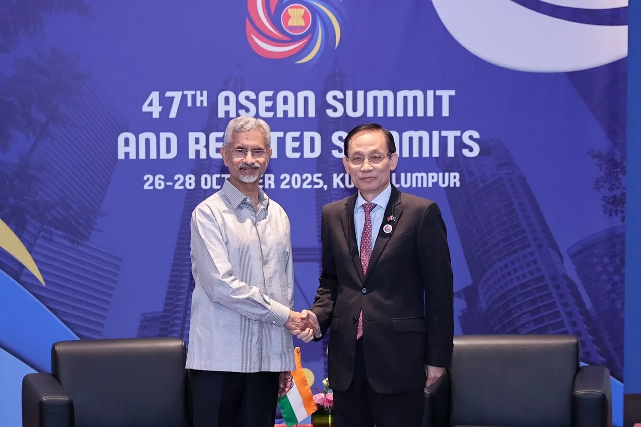 Partiets centralkommittésekreterare, utrikesminister Le Hoai Trung, träffade Indiens utrikesminister Subrahmanyam Jaishankar Bí thư Trung ương Đảng, Bộ trưởng Ngoại giao Lê Hoài Trung gặp Bộ trưởng Ngoại giao Ấn Độ Subrahmanyam Jaishankar