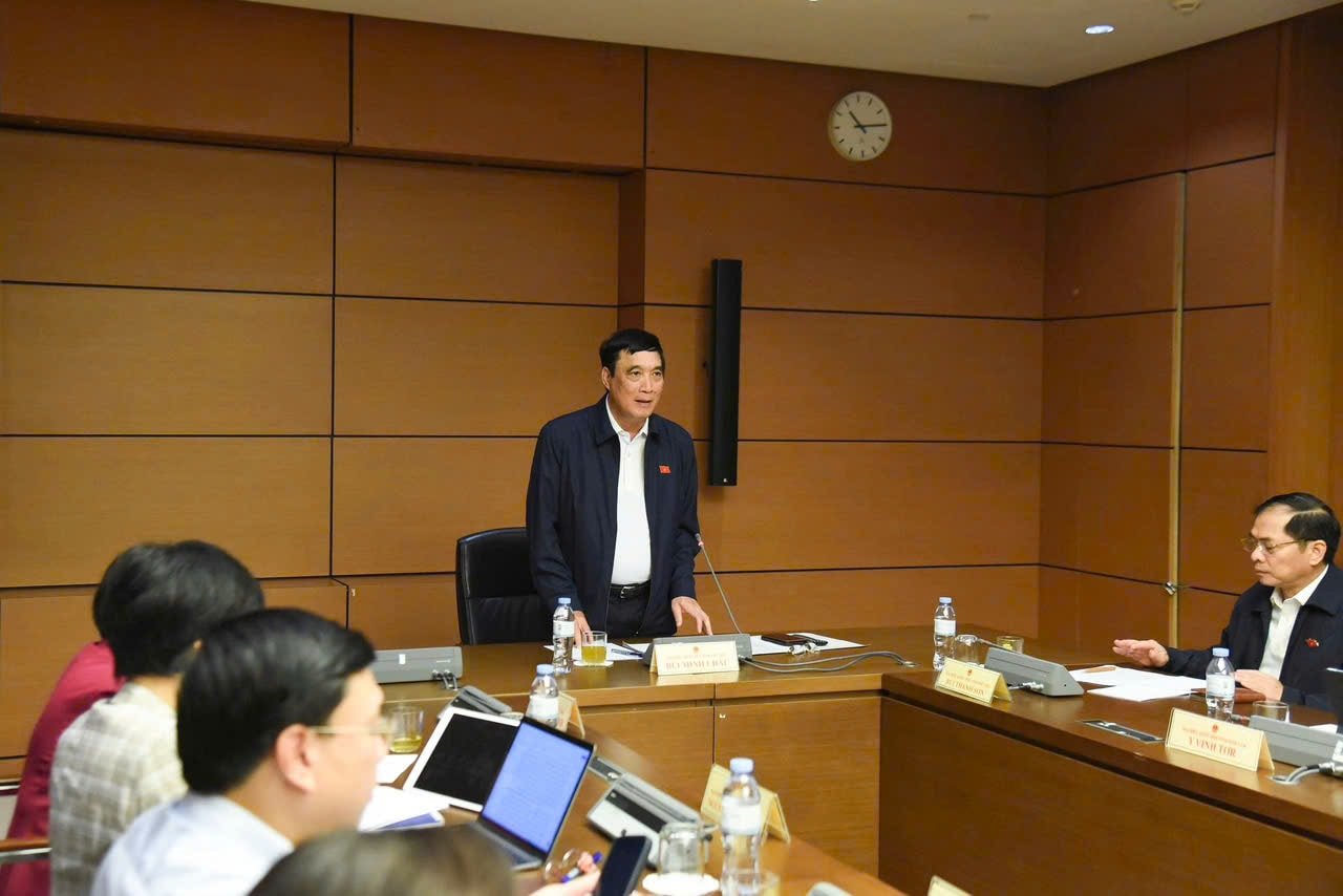 مندوب الجمعية الوطنية بوي مينه تشاو (فو ثو)