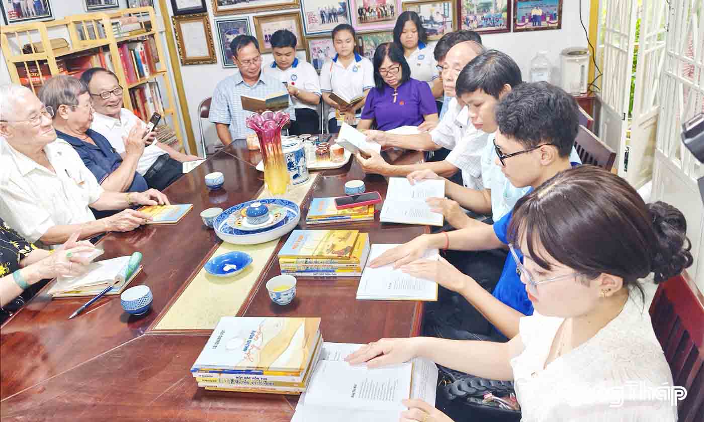 Otwarcie ogrodu poetyckiego pagody Tinh Toan w pagodzie Tran Do Liem-4.jpg