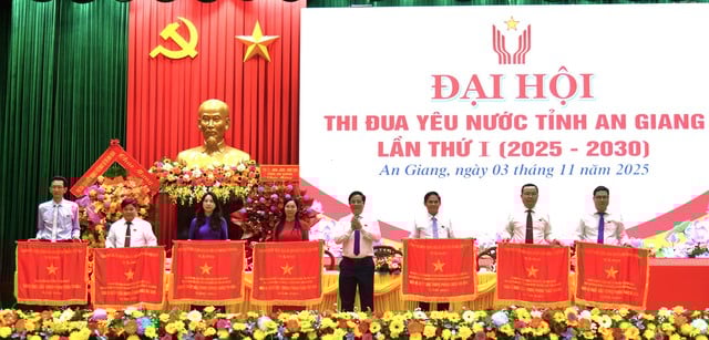 - Foto 4.  - Ảnh 4.