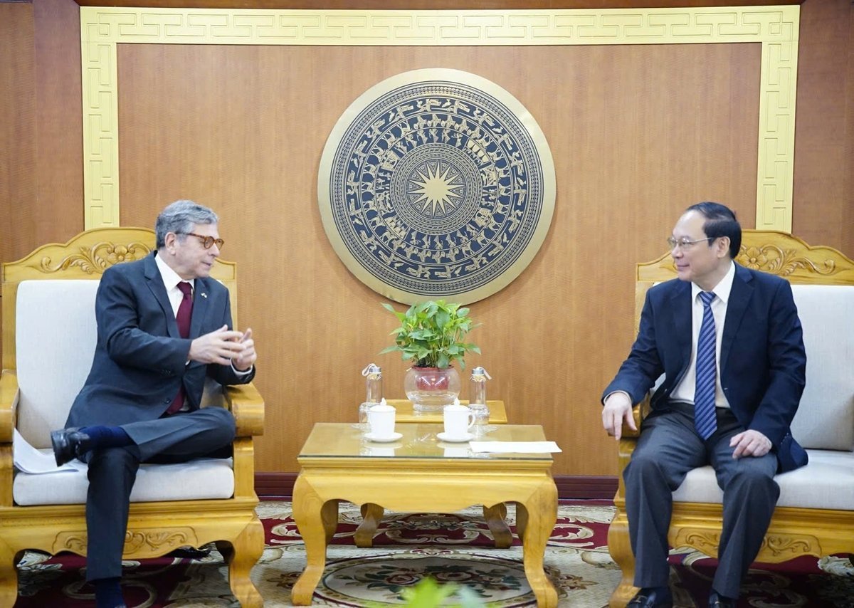 Thứ trưởng Bộ Nông nghiệp và Môi trường Lê Công Thành tiếp Đại sứ Brazil tại Việt Nam Marco Farani. Ảnh: Linh Linh.