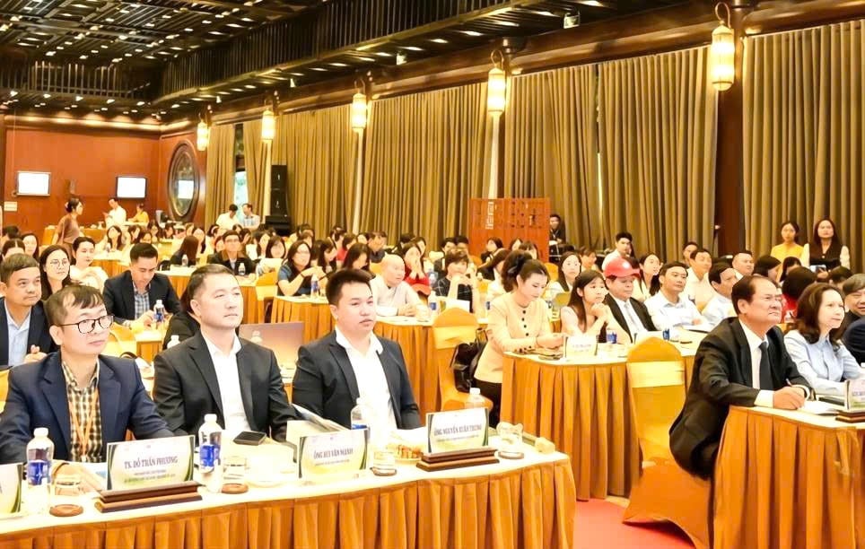 Afgevaardigden die de workshop bijwonen