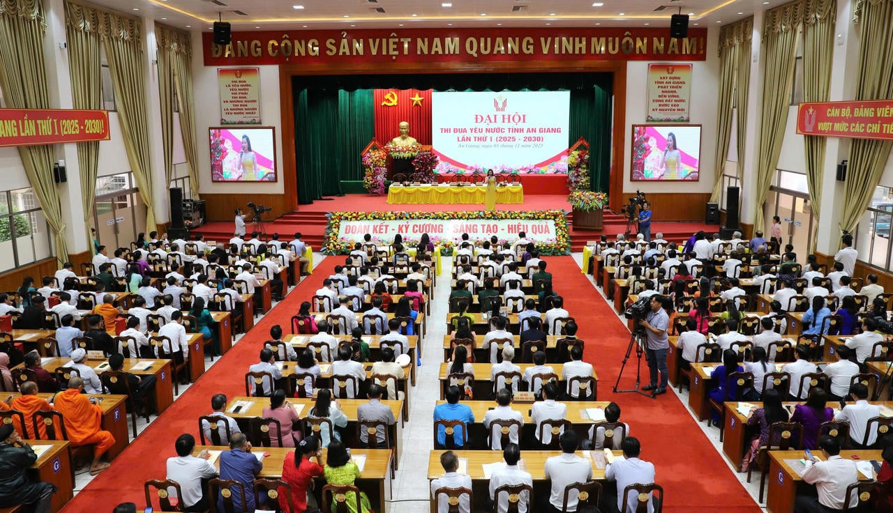 Scène du 1er Congrès d'émulation patriotique de la province d'An Giang, période 2025-2030