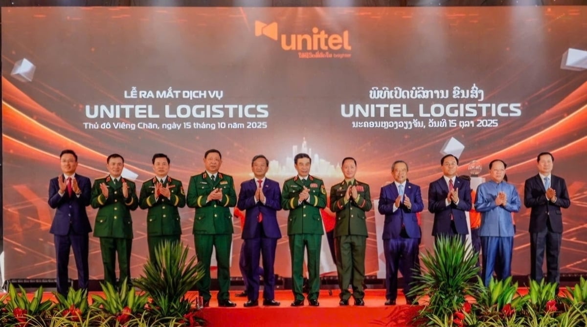 Đoàn đại biểu Bộ Quốc phòng hai nước tại lễ ra mắt công ty Unitel Logistics. Ảnh: Viettel.