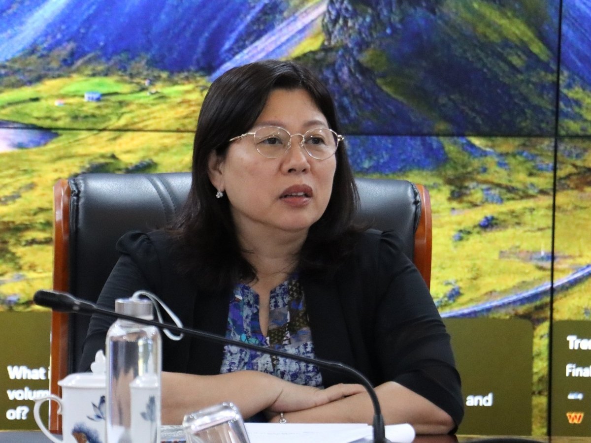 Thứ trưởng Bộ Nông nghiệp và Môi trường Nguyễn Thị Phương Hoa chủ trì buổi làm việc về công tác chuẩn bị cho Lễ kỷ niệm 80 năm Ngày truyền thống ngành Nông nghiệp và Môi trường và Đại hội Thi đua yêu nước lần thứ nhất. Ảnh: Hoàng Hiền.