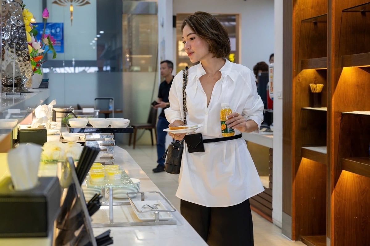 Alle TH-Produkte auf den Speiseplänen von Vietnam Airlines stammen aus zwei klimaneutralen Fabriken. Foto: TH. Toàn bộ sản phẩm TH có mặt trong thực đơn ẩm thực của các chuyến bay Vietnam Airlines đều là sản phẩm từ hai nhà máy đã đạt trung hòa carbon. Ảnh: TH.