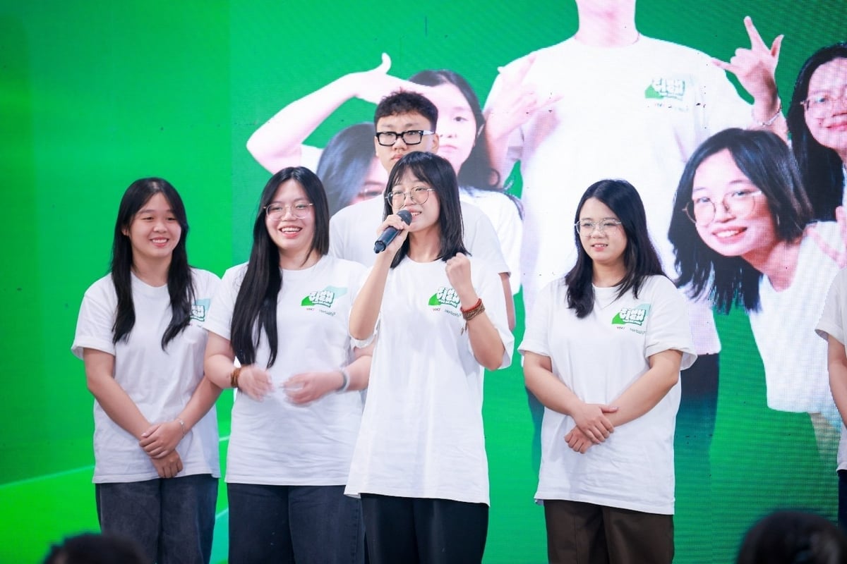 Các bạn sinh viên hào hứng tham gia chương trình. Ảnh: Herbalife Việt Nam.