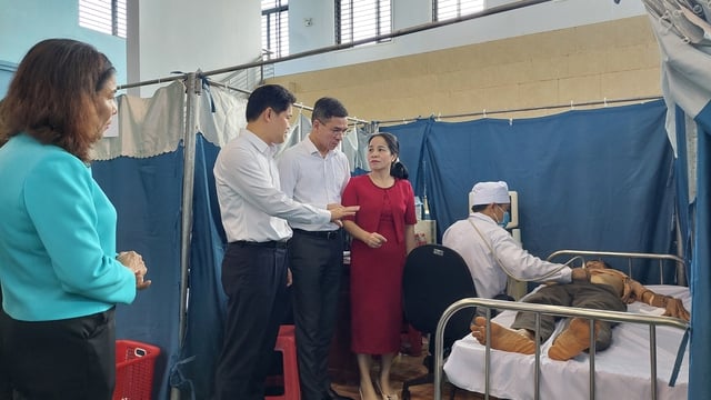 Chăm sóc sức khỏe đồng bào vùng sâu, vùng xa luôn là ưu tiên hàng đầu của ngành Y tế- Ảnh 1.