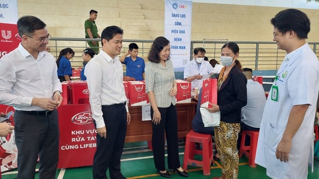 Chăm sóc sức khỏe đồng bào vùng sâu, vùng xa luôn là ưu tiên hàng đầu của ngành Y tế- Ảnh 3.