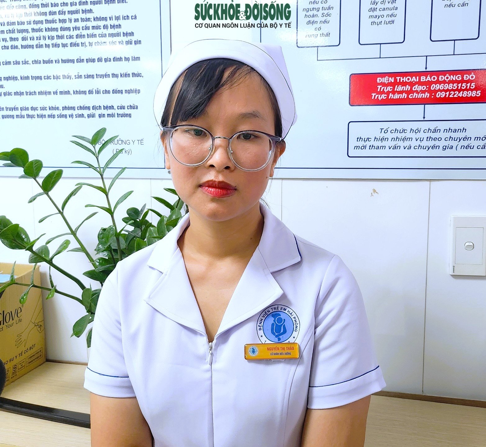 គិលានុបដ្ឋាយិកាស្រី Hai Phong បានផ្តល់រង្វាន់សម្រាប់ការជួយសង្គ្រោះទារកទើបនឹងកើតដែលឈប់ដកដង្ហើមក្នុងឡានតាក់ស៊ី - រូបថត 3. Khen thưởng nữ điều dưỡng Hải Phòng cấp cứu bé sơ sinh ngừng thở trên taxi- Ảnh 3.