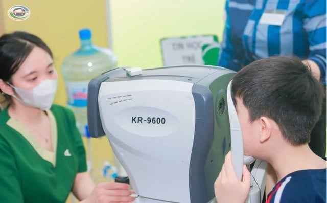 Kemajuan baharu dalam mengawal rabun sekolah di Vietnam - Foto 3. Bước tiến mới trong kiểm soát cận thị học đường tại Việt Nam- Ảnh 3.